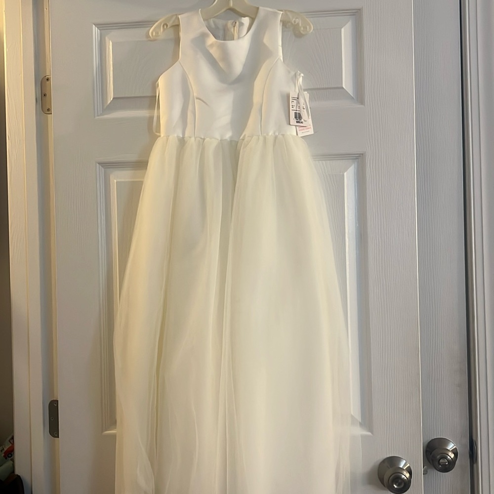 IVORY FLOWER GIRL DRESS (David’s Bridal)
